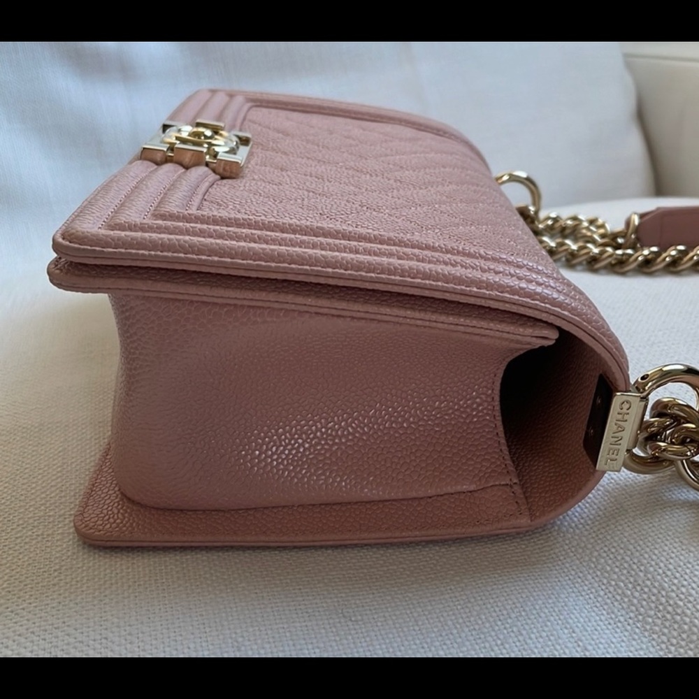 🌸CHANEL caviar quilted Medium Boy - Sakura pink🌸 - Picture 3 of 13